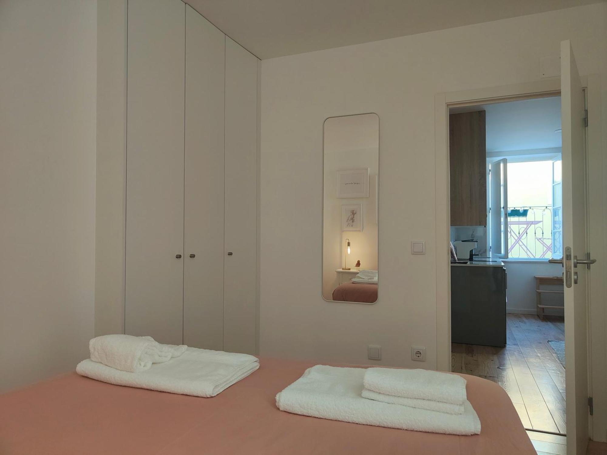 Апартаменты Rose Essence Aparment - Exceptional Balcony Коимбра Экстерьер фото